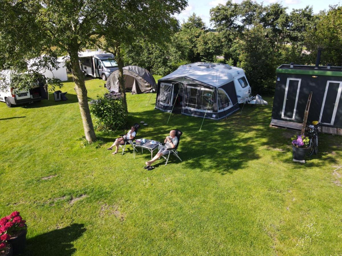 Camping De Tulpenweide Lege Kampeerplaats, Lege Plaats Op Het Gras Zonder Bed 브리잔드 외부 사진