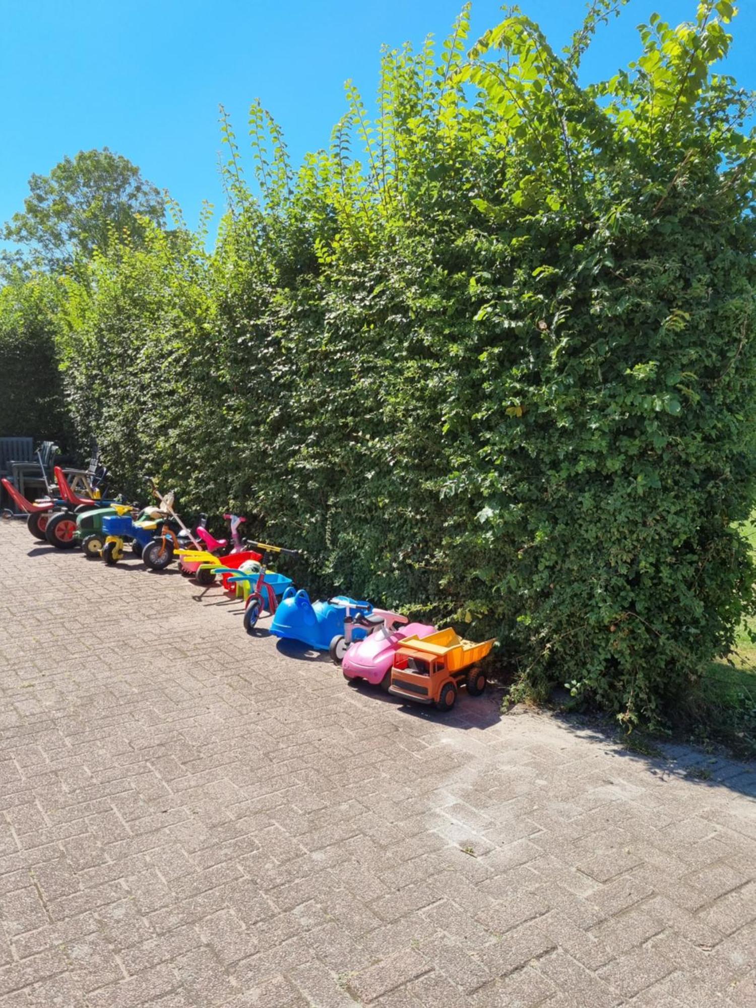Camping De Tulpenweide Lege Kampeerplaats, Lege Plaats Op Het Gras Zonder Bed 브리잔드 외부 사진