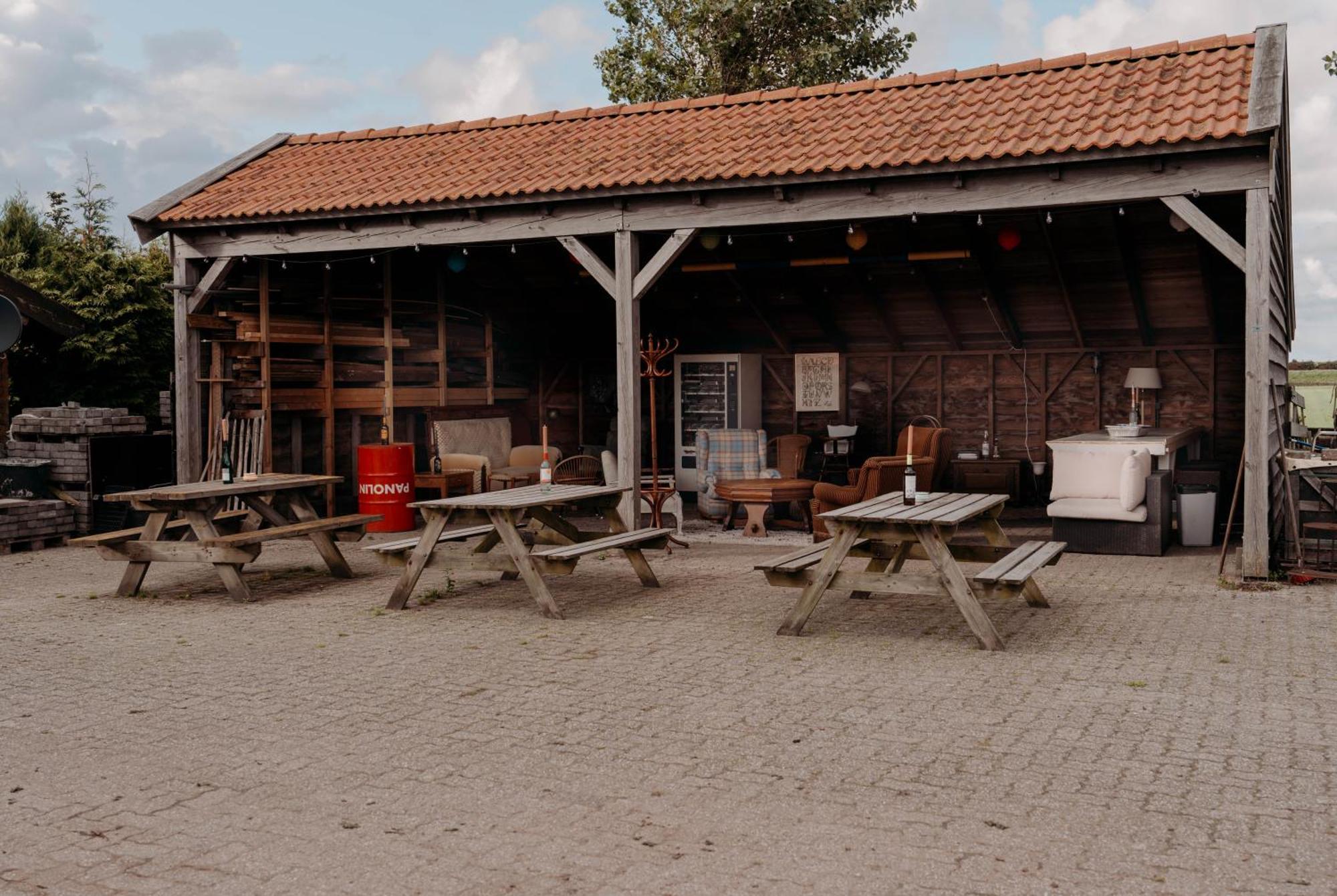 Camping De Tulpenweide Lege Kampeerplaats, Lege Plaats Op Het Gras Zonder Bed 브리잔드 외부 사진
